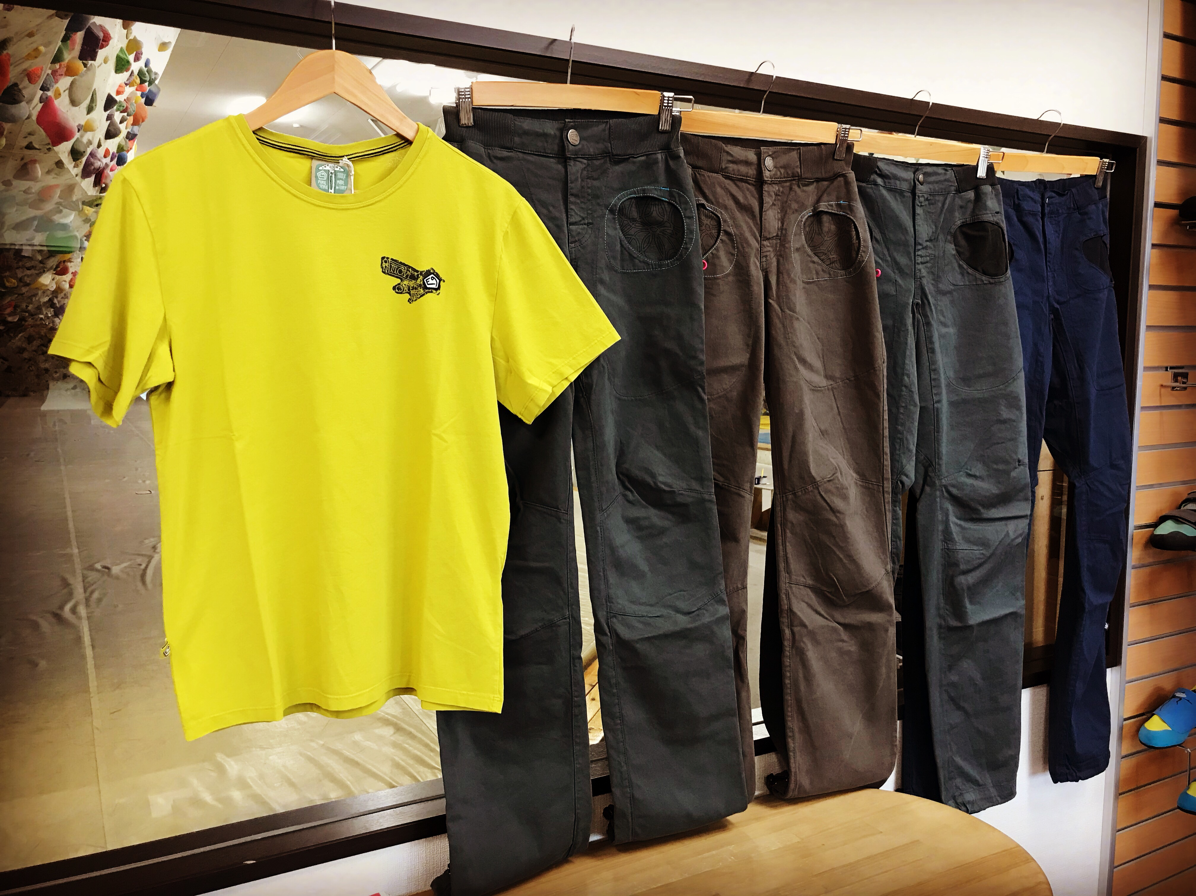 E9とBDノーションパンツ入荷してます!!